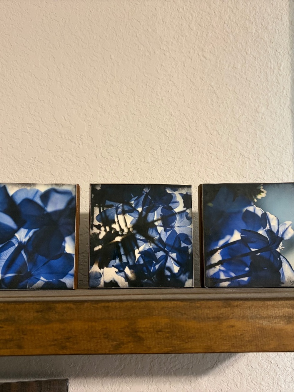 Set of floral print wood blocks (3)